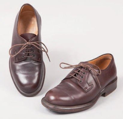 Louis VUITTON Paire de chaussures pour homme sur petite plate-forme arrondis à lamelle...