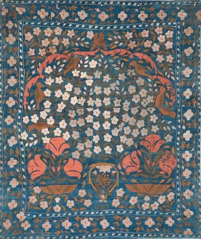 null Rare tapis de prière peint sur un coton indigo, Inde. Décor de mihrab. Usures...