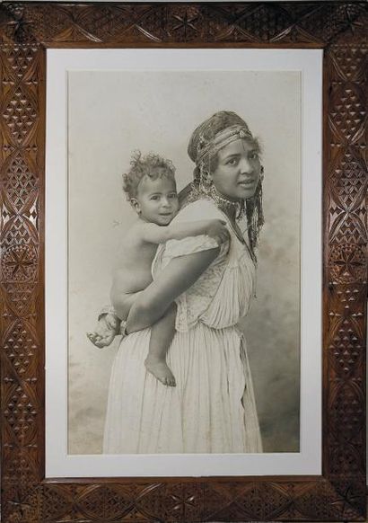 Jean-Théophile Geiser (1848-1923) Maternité algérienne, c. 1880 Epreuve argentique...