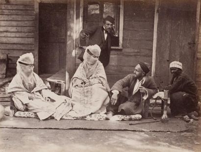 Abdullah Frères (actif c. 1860-1890) Constantinople, c. 1865 Cheikh avec son harem...