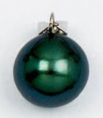 null Pendentif orné d'une perle grise de Tahiti. Diamètre de la perle: 11,2 mm.