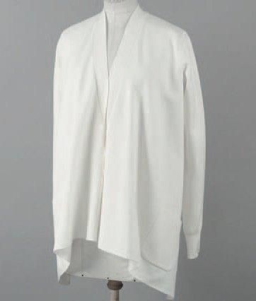 HERMÈS Paris Veste gilet en jersey de soie et coton blanc de forme asymétrique, encolure...