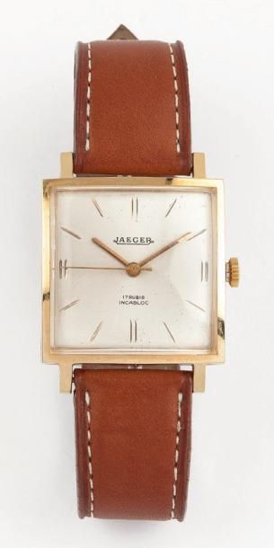 JAEGER LECOULTRE VERS 1950 Montre bracelet en métal plaqué or. Boîtier carré. Cadran...