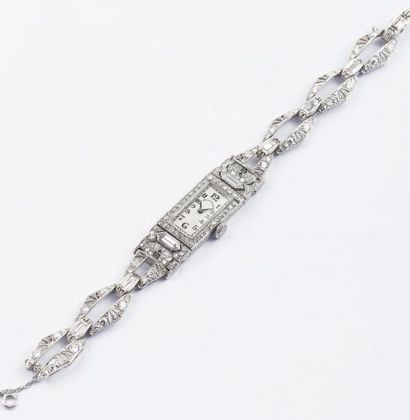 AUDEMARS PIGUET N° 36900 VERS 1930 Ravissante montre bracelet de dame Art Déco en...