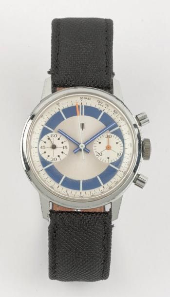 LIP VERS 1960 Chronographe bracelet en métal chromé. Boîtier rond, fond acier vissé....