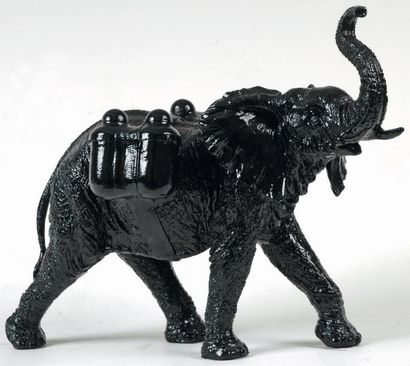 William Sweetlove Cloned black Elephant with Waterpaks Sculpture en polyurethane,...