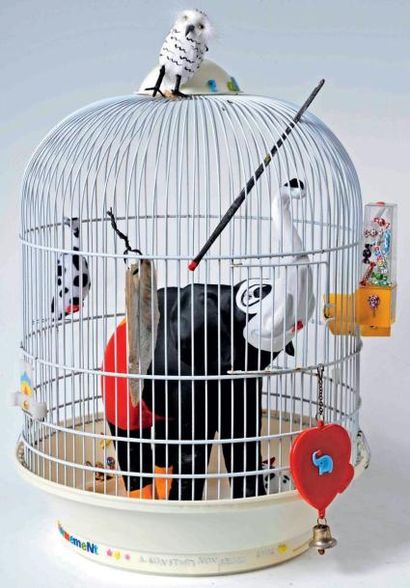 Konstantinovskaia Mickey. Éléphant en cage avec ses amis la souris et l'oiseau Technique...