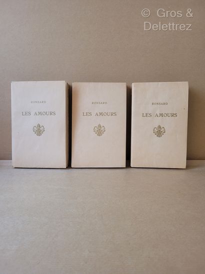 null [COURTOIS] Pierre de RONSARD. 



Les Amours.



Paris, Piazza, 1926, 3 volumes...