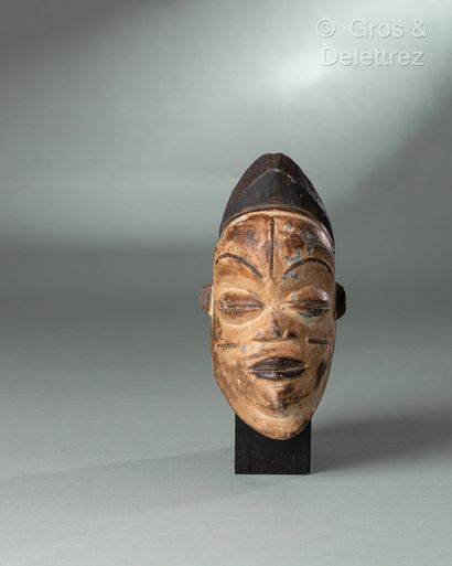 Object : Mask 
Ethnicity: N'Zebi 
Description:...