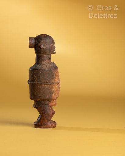 null Object : Statue

Ethnicity: Bateke - Congo

Description: Headdress with bun....