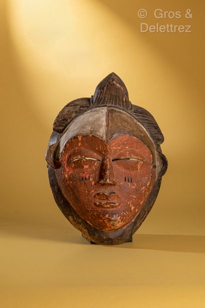 Object : Mask 
Ethnic group : Balumbou 
Country...