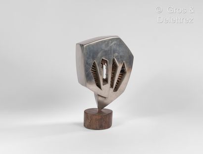 null DIETRICH-MOHR (1924-2016)



La fenêtre gothique



Sculpture en inox et acier(cor-ten)...