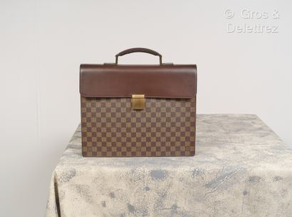 null Louis VUITTON year 2004 - Briefcase "Altona" 38cm in ebony checkerboard canvas...