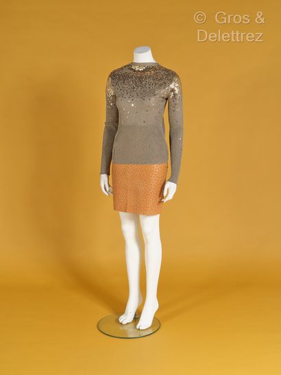null VALENTINO, PRADA - Lot composed of a taupe ribbed knit sweater and gold lurex,...