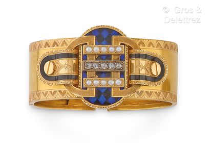 null Bracelet « Manchette » en or jaune, souligné d’un motif géométrique partiellement...