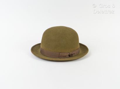 MOTSCH Khaki felt hat, belted headband with grosgrain.T.62.