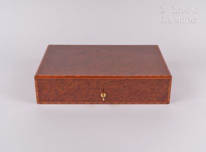 HERMES Paris Box in burr with border "H", inside compartmentalized in light wood,...
