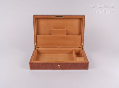 HERMES Paris Box in burr with border "H", inside compartmentalized in light wood,...