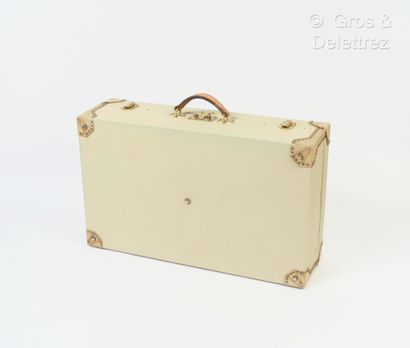 HERMÈS Paris Made in France Suitcase in beige painted canvas, corners in parchment...