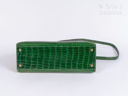 HERMES Paris made in France ∆ Year 1993 - "Kelly Sellier" bag 33 cm in emerald green...