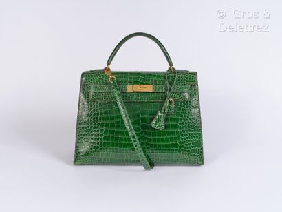 HERMES Paris made in France ∆ Year 1993 - "Kelly Sellier" bag 33 cm in emerald green...