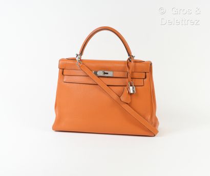 HERMES Paris made in France Year 2007 - "Kelly Retourné" bag 32 cm in orange Togo...