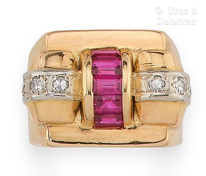 Bridge ring in yellow gold, set with 8/8...