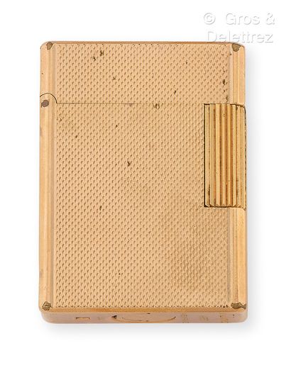 DUPONT Gold plated metal lighter 20 microns.