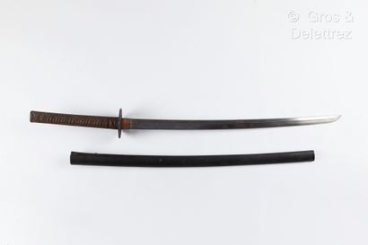 null Japanese sword, katana.

Length : 98 cm - blade length : 64 cm (pitting) ; black...