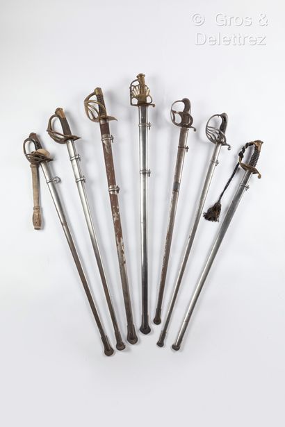 null Large cavalry saber, dragoon or cuirassier officer, brass battle guard in the...