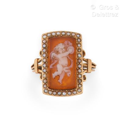 Pink gold ring, set with a cameo on a rectangular...