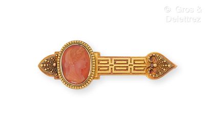 Yellow gold brooch decorated with geometric...
