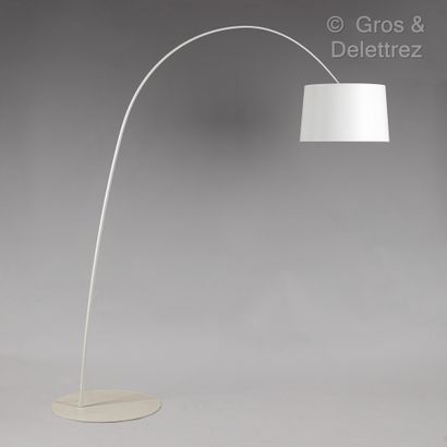 null (SD) Modern work 

Important arc lamp in white lacquered metal resting on a...