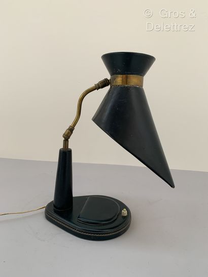 null Jacques ADNET (1901 - 1984), dans le gout de


Lampe de bureau en cuir piqué...