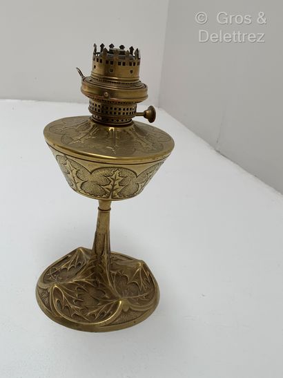 null George LELEU 



Oil lamp base in gilt bronze