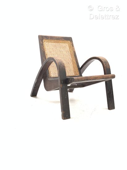 null Travail 1960


Paire de fauteuils en bois courbé teinté


Assise et dossier...