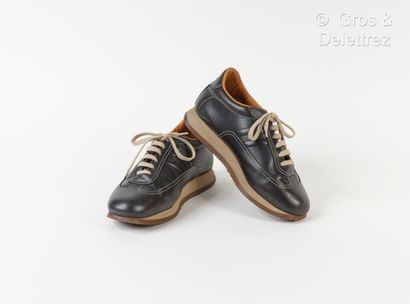 null HERMES Paris made in Italy - Pair of "Quick" runners laced up in coffee calf,...