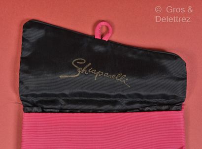 SCHIAPARELLI Jewelry pouch 15cm in pink silk, black, heart clasp (dirt, traces).