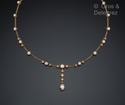 Travail français de la seconde moitié du XIXe siècle Necklace in yellow gold 750...