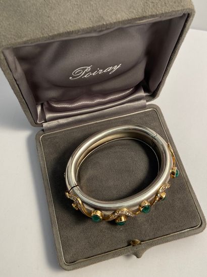 Attribué à POIRAY, vers 1980 Bracelet jonc rigide ouvrant en argent 800 millièmes...