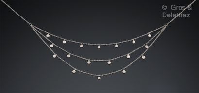 Necklace drapery in white gold 750 thousandths...