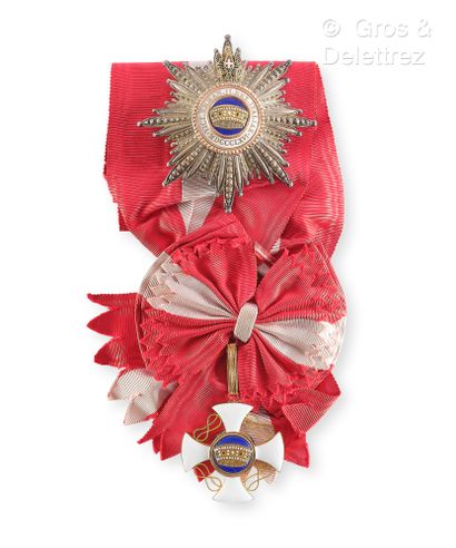 null Ordre de la couronne d’Italie (Italie).
Institué en 1868. 
Ensemble de grand-croix...