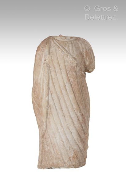 null Fragment drapé masculin acéphale en marbre 
Grèce - Lybie 
Fin période Hellénistique...