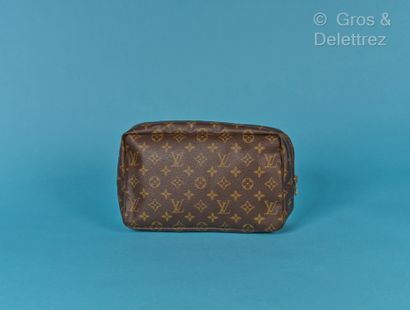 Sold at Auction: Louis Vuitton, Louis Vuitton Longwy France Card Tray