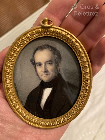 null Miniature
Ed BROWN (XIXe)
Portrait d’homme au favori 
Gouache ovale datée 1843...