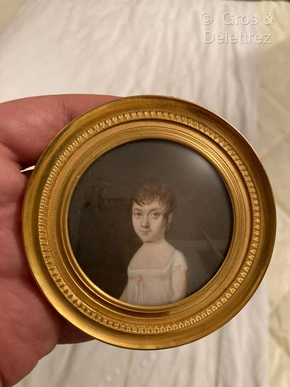 null Miniature 
École française de la fin du XVIIIe siècle 
Portrait de jeune fille...