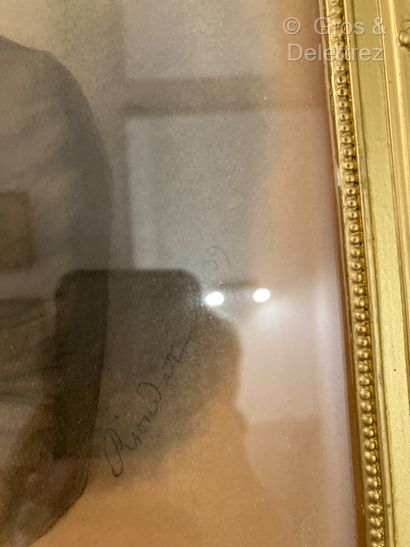 null RIONDER ? (XIXe)
Portrait d’homme au favori, 1839
Fusain sur papier marouflé...