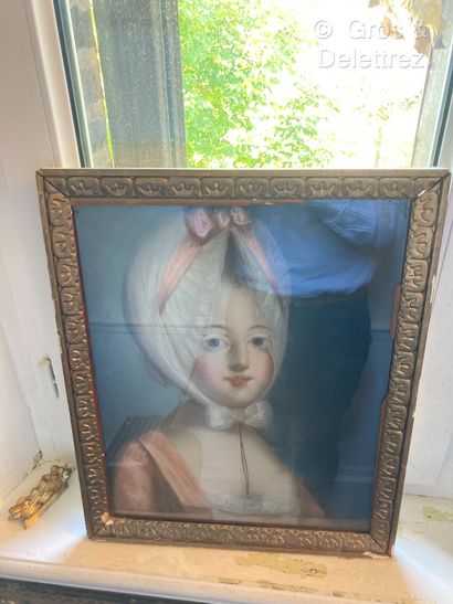 null School of the 18th century 
Portrait of a young girl with a ribboned bonnet
Pastel...