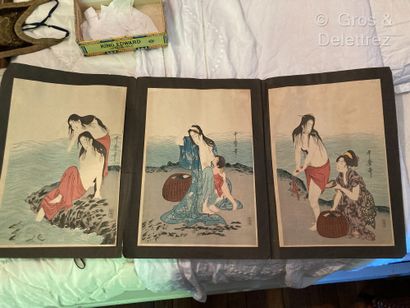 null UTAMARO 
Triptych of women by the sea "the fisherwomen of Awabi
Print 
38 x...