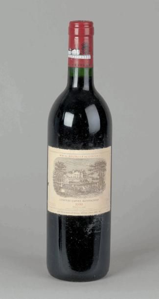 null 1 Bouteille CH. LAFITE-ROTHSCHILD, 1° cru Pauillac 1990 (etla)